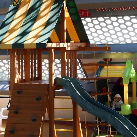 Steigenberger Residence Doha Exterior foto A playground in a shopping mall